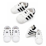 Бебешки буйки спортен модел – бяло с черно